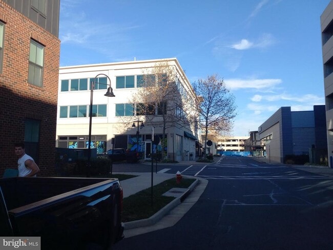 Building Photo - 44682 Provincetown Dr