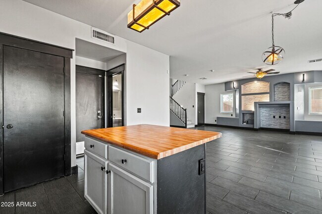 Building Photo - 12672 W Osborn Rd