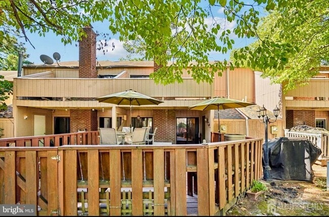 Building Photo - 1502 Bromley Estate