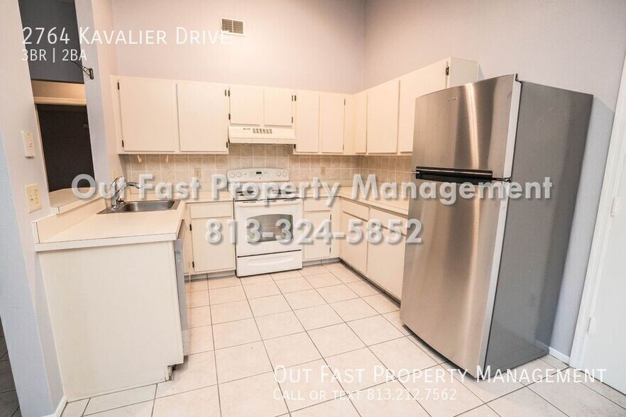 Building Photo - 2764 Kavalier Dr