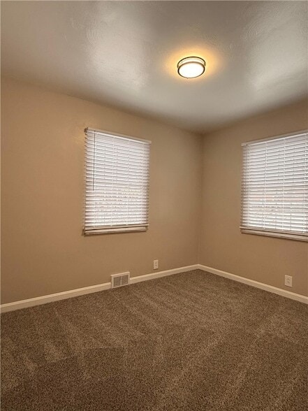 Building Photo - 714 Pershing St