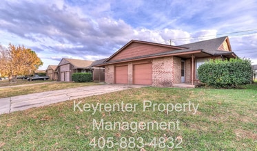 Building Photo - * * * $250 Move-in Special * * * Charming 2-Bedroom / 2-Bathroom Home! * * * $250 Move-in Special...