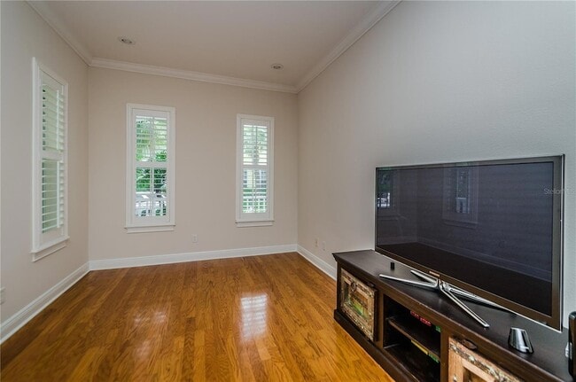 Building Photo - 924 Hemingway Cir