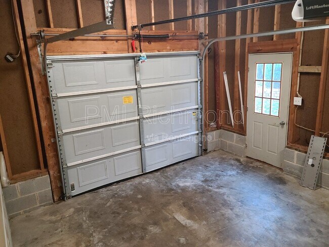 Building Photo - 1500 Tackley Pl