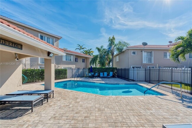 Building Photo - 164 Riviera Cir