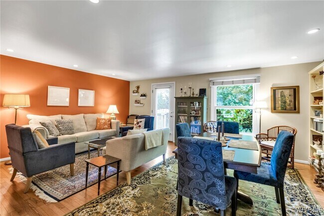 Building Photo - 666 W Ferry St