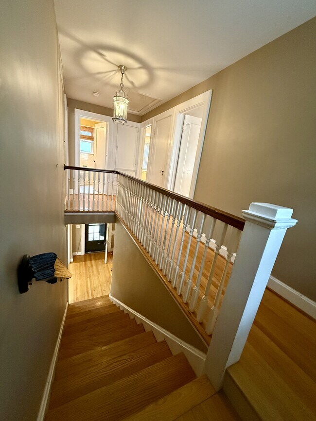 Building Photo - 429 W 70th Terrace