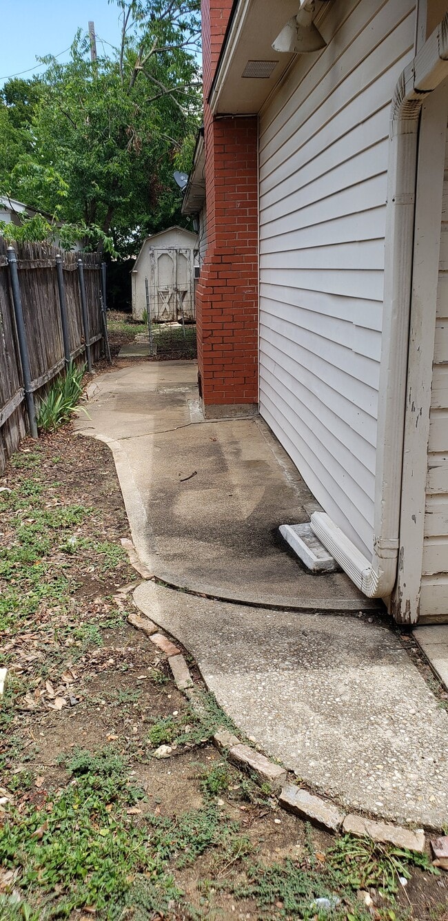 Building Photo - 1311 Patricia Dr