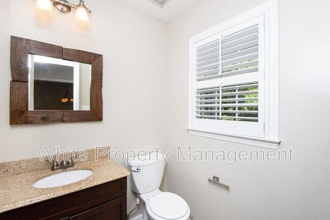 Building Photo - 3209 Silver Pond Ct