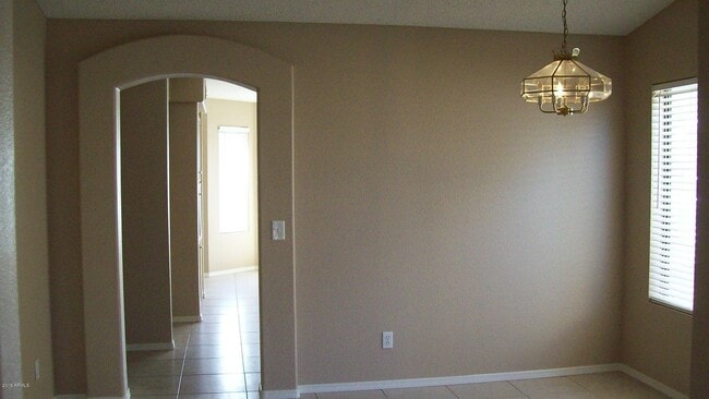 Building Photo - 802 E Rosemonte Dr