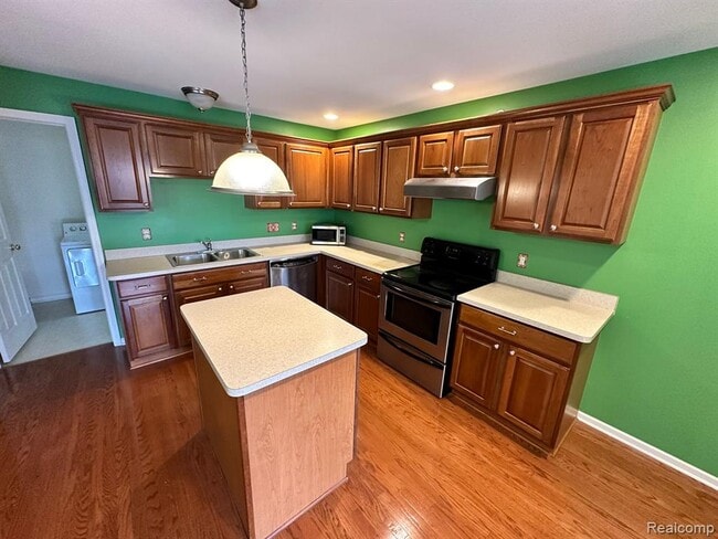 Building Photo - 39700 Rockcrest Ln