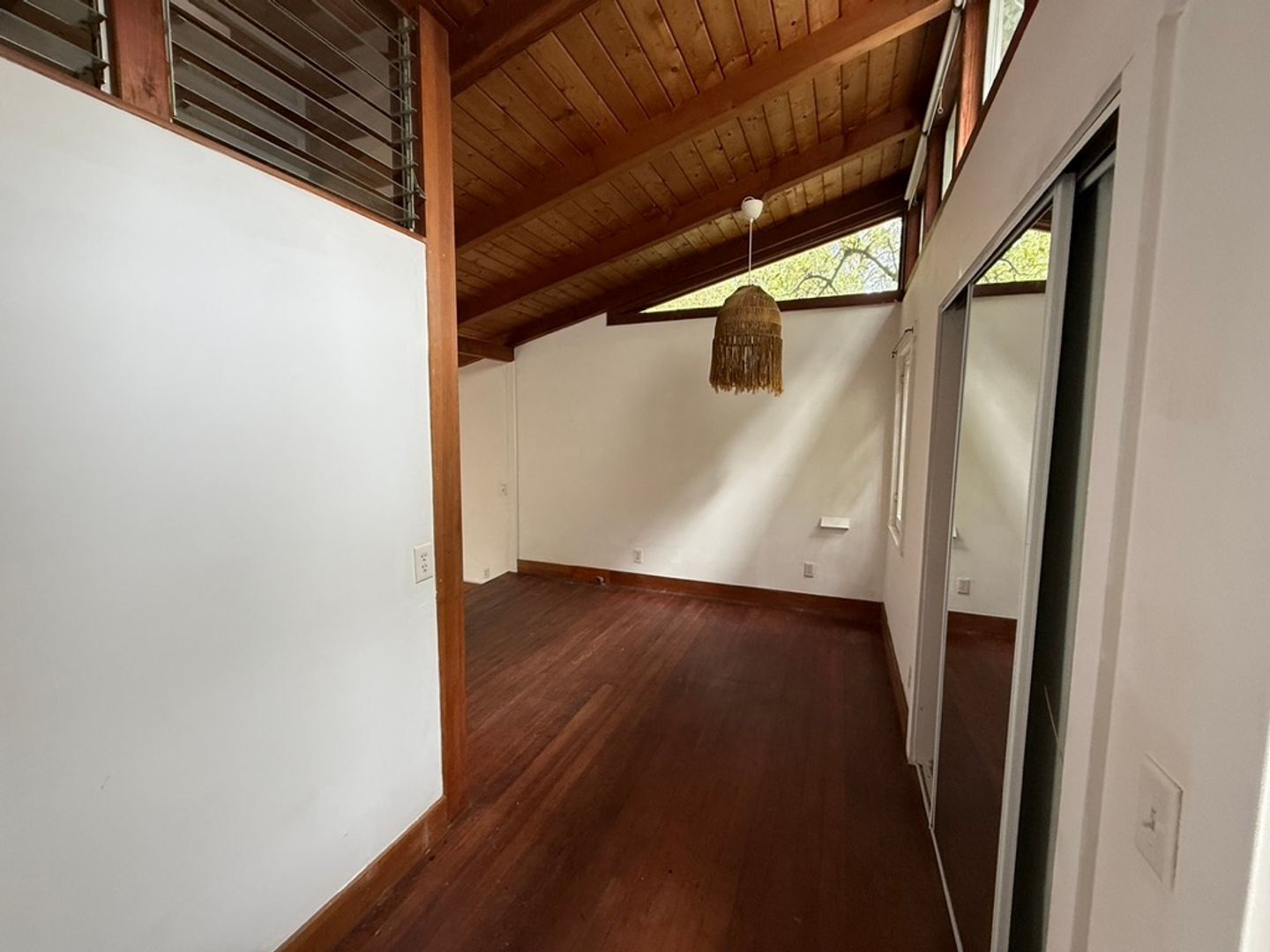 Building Photo - Private Venice Bungalow Near Abbot Kinney | 1BR + Office, 2 Baths, Garden Patio