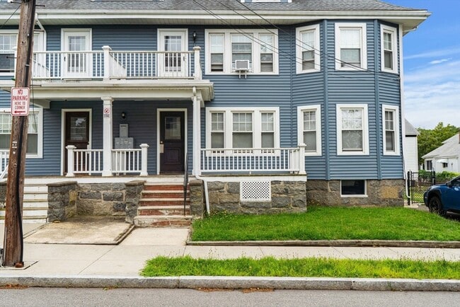 Building Photo - 279 Belmont St