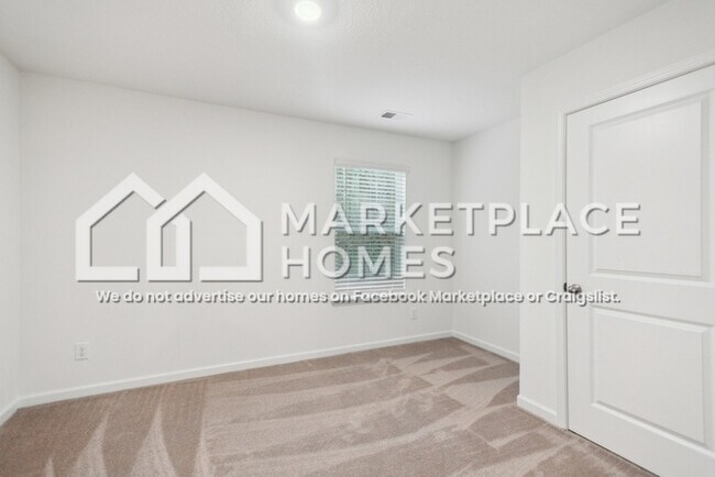 Building Photo - 2025 Southwood Cir