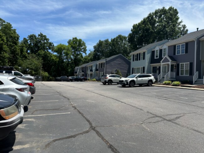 Building Photo - 2528 Noble Rd