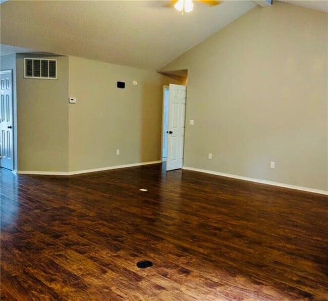 Building Photo - 13765 Apple Ln