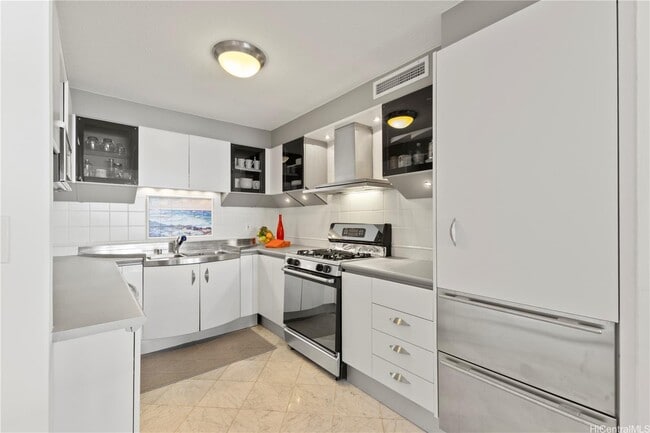 Building Photo - 1650 Ala Moana Blvd