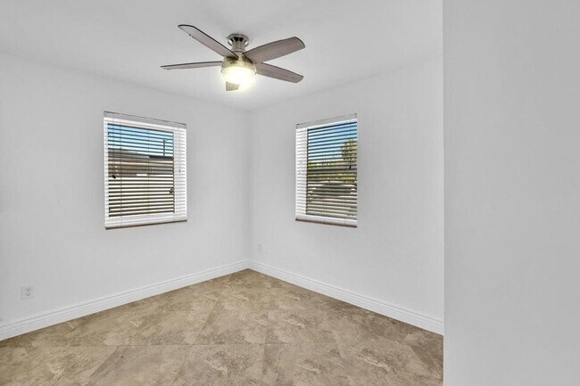 Building Photo - 1837 NE 48th Ct