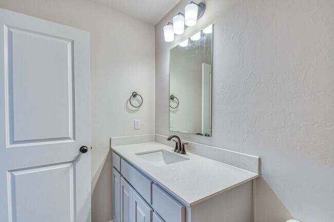 Building Photo - Brand New Construction in Varenna Landing!