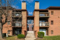 Building Photo - Renovated 3rd floor top level condo with v...