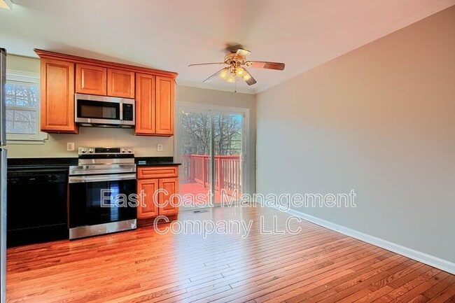 Building Photo - 28 Ebbing Ct