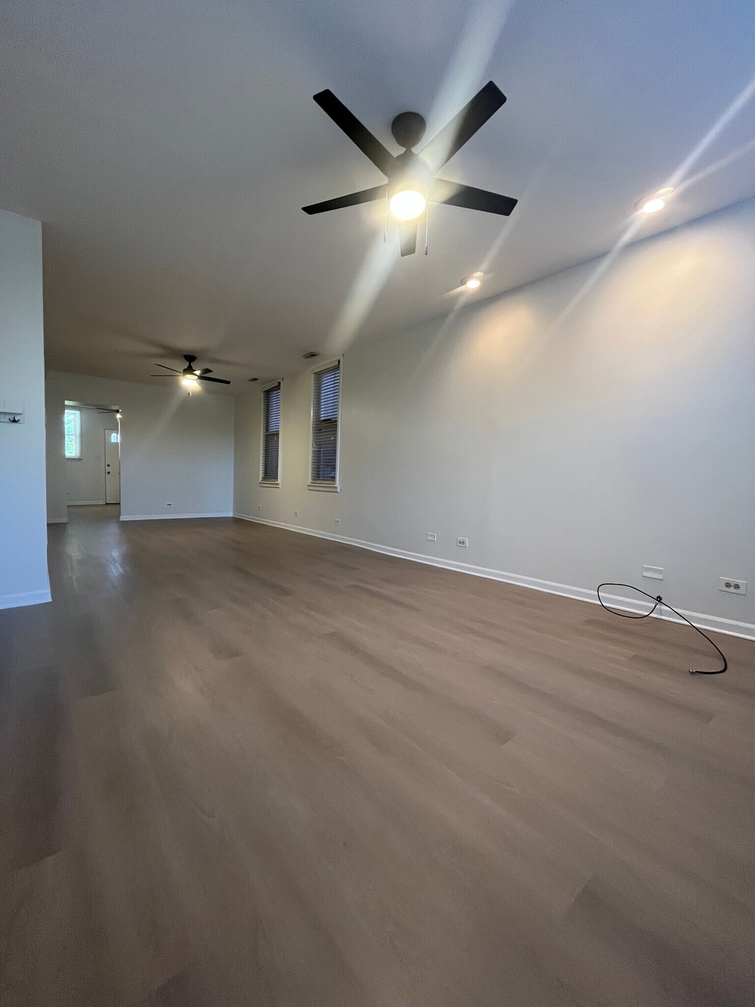 Building Photo - 1655 N Artesian Ave