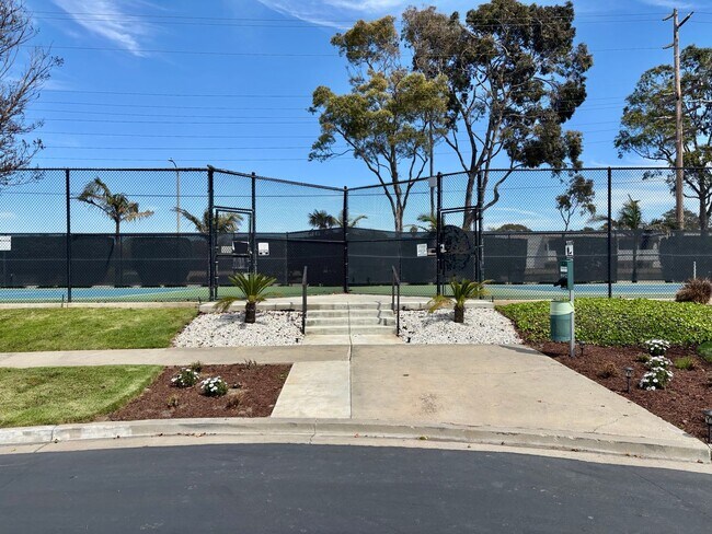 Building Photo - 437 Reed Way