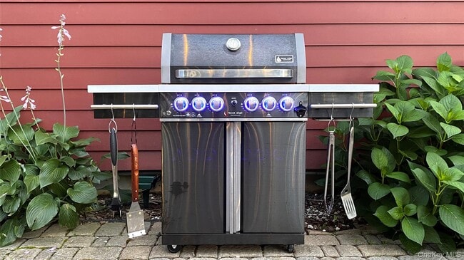 Building Photo - 7 Silo Ln