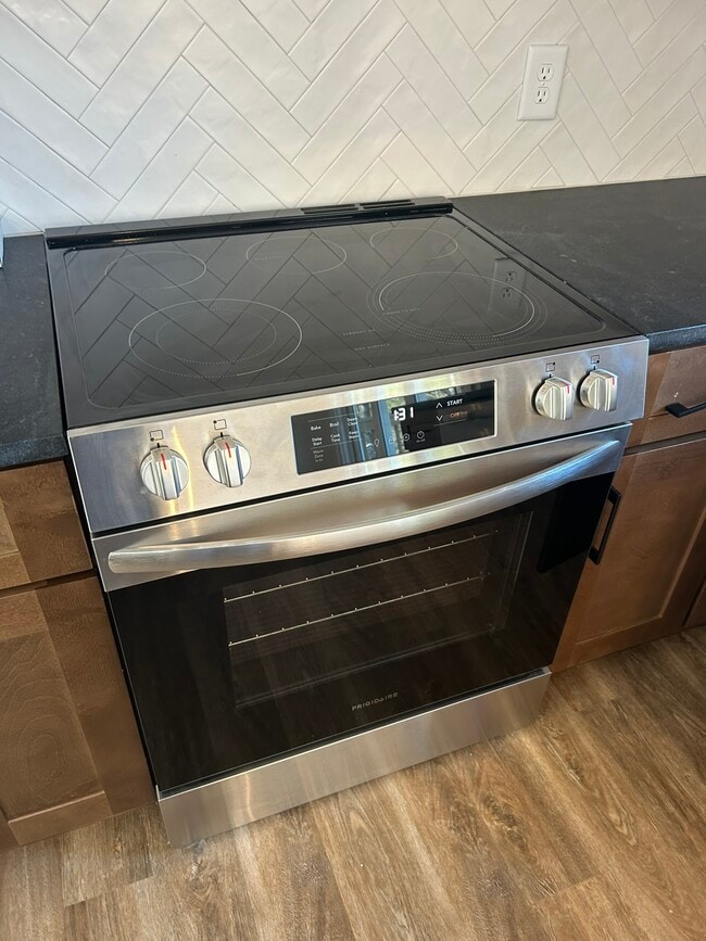 Building Photo - 135 Autumn Ridge