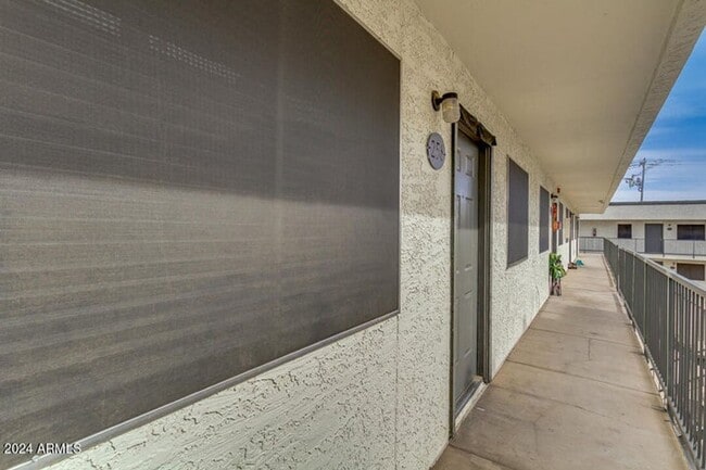 Building Photo - 18202 N Cave Creek Rd