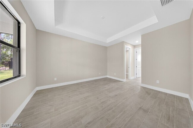 Building Photo - 1206 Moore Ave