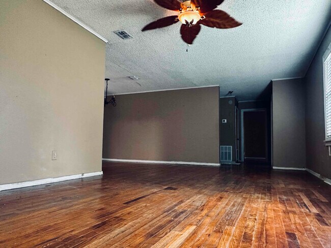 Building Photo - 2411 East George Richey Road