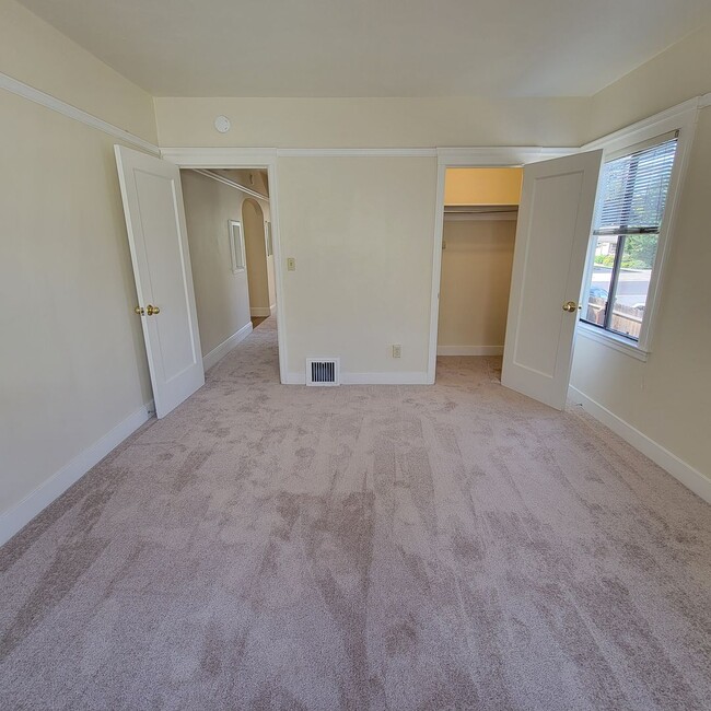 Building Photo - 950 Fremont St