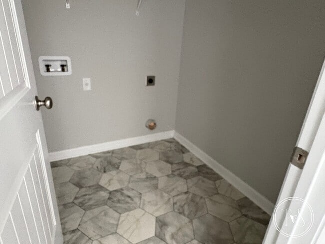 Building Photo - 38 Sunflower Cir NE