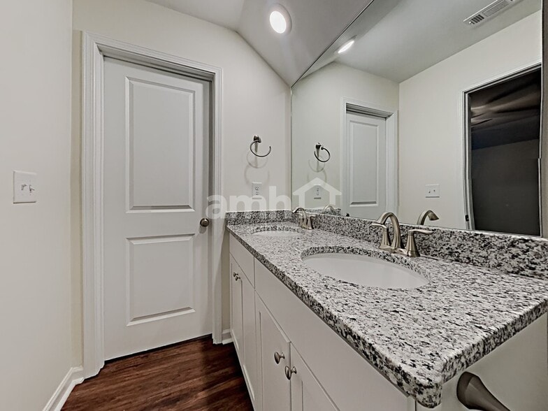 Building Photo - 276 Andrew Jackson Ct