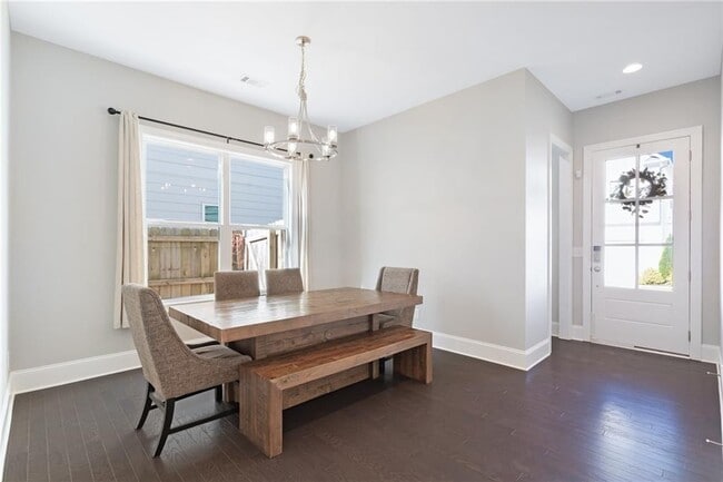 Building Photo - 1859 Commons Pl NW