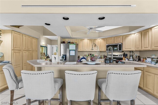 Building Photo - 2031 Teagarden Ln