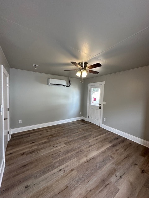 Building Photo - 922 W Cedar St