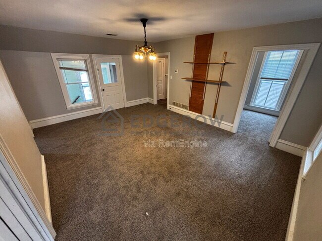 Building Photo - 1522 Broadway Ave NW