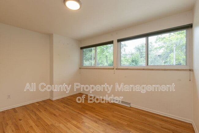 Building Photo - 4690 Sioux Dr