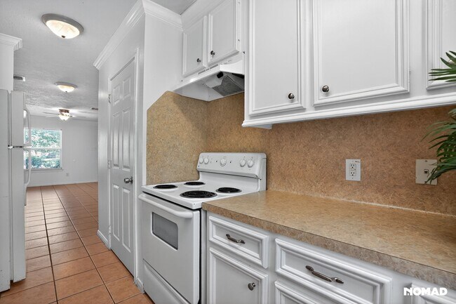 Building Photo - 2410 Morning Glory Dr