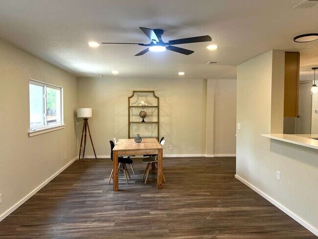 Building Photo - 3615 Electra Dr