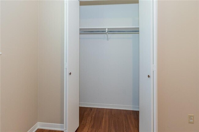 Building Photo - 2502 Trailside Dr