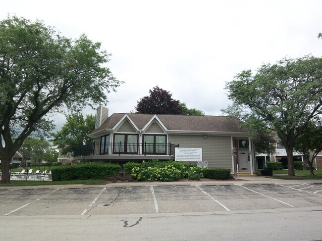 Building Photo - 1546 Williamsburg Dr