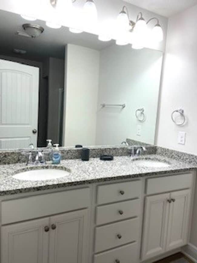 Building Photo - FURNISHED!!!  BEAUTIFUL 3 BEDROOM 2.5 BATH...