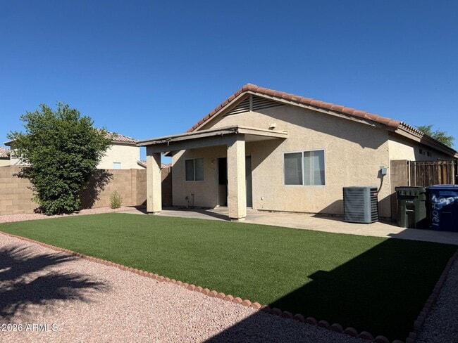 Building Photo - 12071 W Dahlia Dr