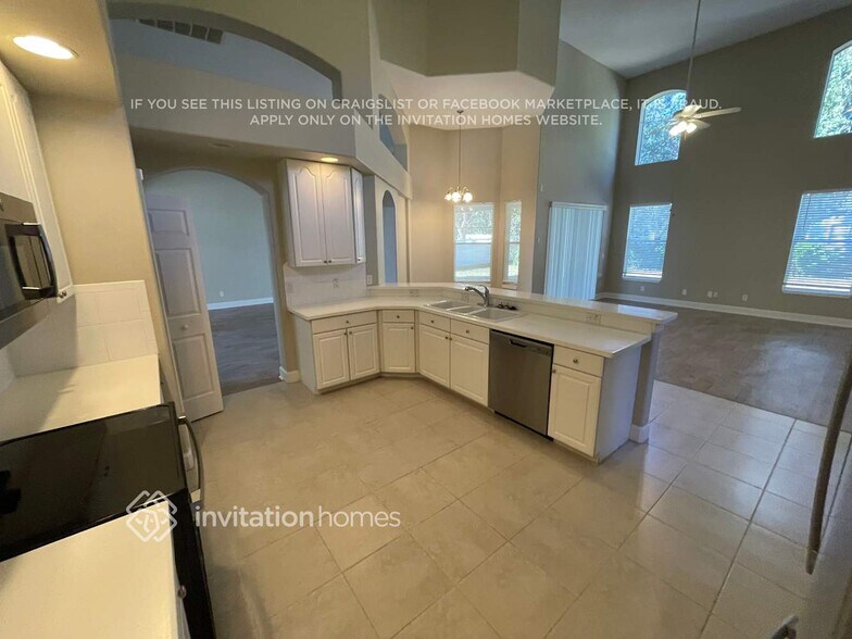 Building Photo - 5023 Hartwell Loop