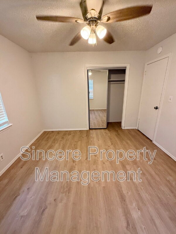 Building Photo - 813 S Meadow Ln