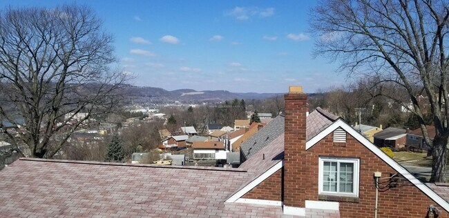 Building Photo - 3-Bedroom home available in Verona over looking the Allegheny River