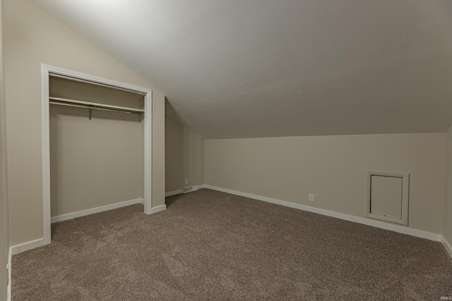 Building Photo - 7127 Pinehurst Dr
